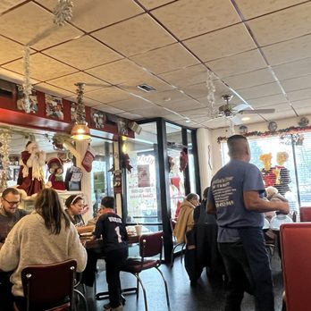 Blondies Diner - American Near Me - River Grove, Illinois