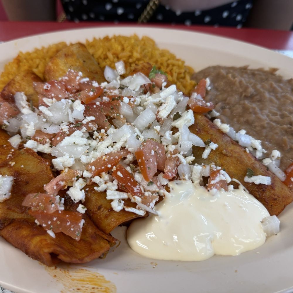 Super La Mexicana - Enchilada with cream 5/5 - Mexican Near Me - Houston, Texas Super La Mexicana - Enchilada with cream 5/5 - Mexican Near Me - Houston, Texas