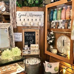 Wallflower - Great gifts in a beautiful setting.
