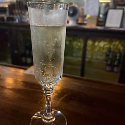 Lakeman's Club - Prosecco or Beer
