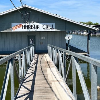 Hoppys Harbor Grill - Restaurant on the dock - American Near Me - Mount Juliet, Tennessee