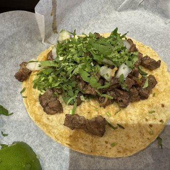Jefa Tacos - Taco with steak onion and cilantro - Mexican Near Me - Aurora, Illinois