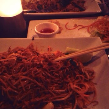 Pa De Thai Restaurant - Thai Near Me - Edgewater, New Jersey