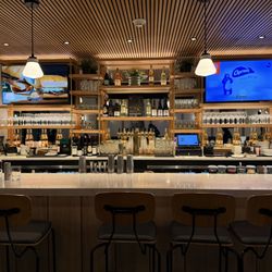 The Pizzeria of Lindenhurst - The bar