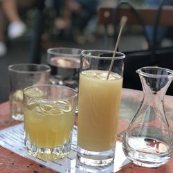 Wohnzimmer Bar - Whiskey sour and Pastis