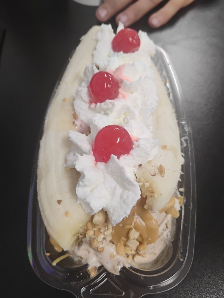 Reid's Ice Cream Parlor Logo