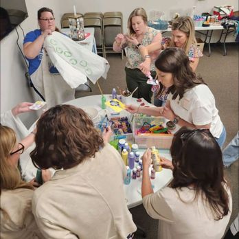 HoppArt - A local MomCo (formerly MOPs) group decorates Tea Towels at their meeting. Creative party lead by HoppArt. - Art Classes Near Me - Floresville, Texas