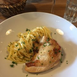 Bistro Gill - Poulet sauce au cidre et pâtes fraîches.