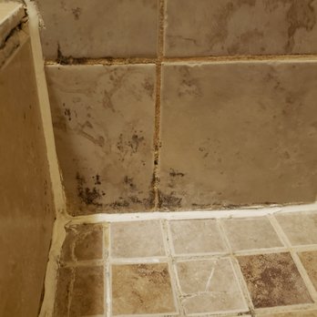 Boulder Lodge - Mold in bathroom - Hotels Near Me - June Lake, California