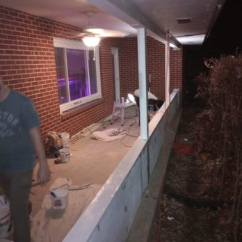 Sexton's Construction - a man standing on a porch - Handyman Near Me - Greenfield, Tennessee Sexton's Construction - a man standing on a porch - Handyman Near Me - Greenfield, Tennessee