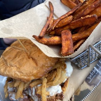Cavana's Pub & Grub - Pubs Near Me - Sutter Creek, California