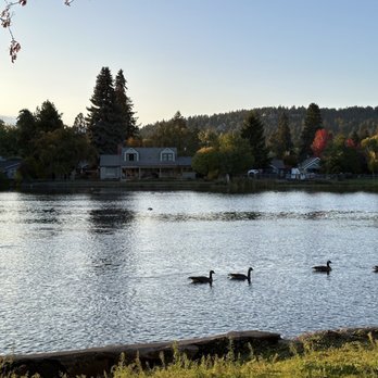 Drake Park and Mirror Pond - Parks Near Me - Bend, Oregon