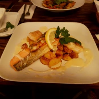 Wal Marina Lounge - Fischplatte - Fish & Chips Near Me - Cuxhaven, NI