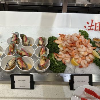 Mizumi - Mussels and Shrimp Cocktail - Sushi Bars Near Me - Little Neck, New York