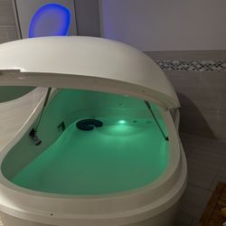 True REST Float Spa - Pod