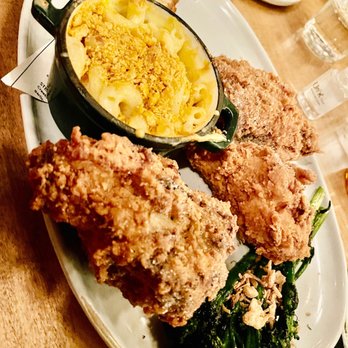 The Monroe - Fried chicken platter - New American Near Me - Orlando, Florida The Monroe - Fried chicken platter - New American Near Me - Orlando, Florida