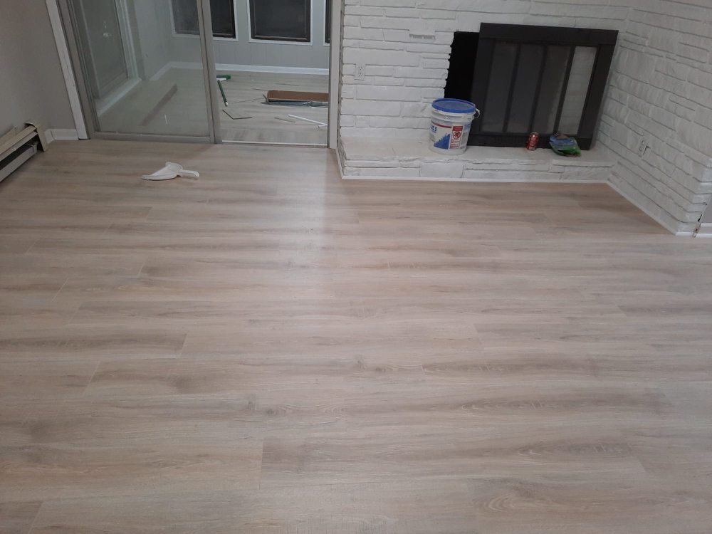 Slide of CastMart Multiservices