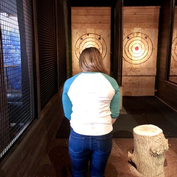 Kick Axe Throwing - Bars Near Me - Brooklyn, New York