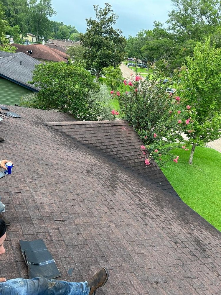 Slide of Joe’s Roofing