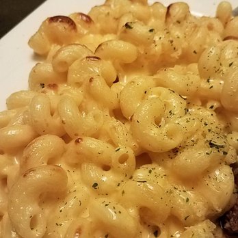 Urban Steak - Mac and cheese was okay. Had to add a TON of salt - American Near Me - Romulus, Michigan