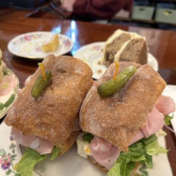 SALTY LUNCH LADY’S LITTLE LUNCHEONETTE - Updated March 2025 - 252