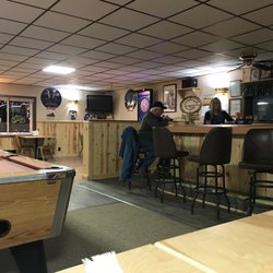 Leff's Sports Bar & Grill - Bar area
