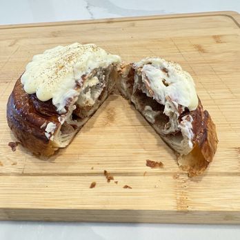Le Cafe Du Val - Cinnamon roll - Cafes Near Me - Henderson, Nevada Le Cafe Du Val - Cinnamon roll - Cafes Near Me - Henderson, Nevada