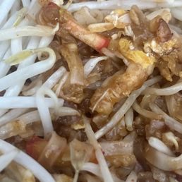 Chicken Pad Thai...odd taste.