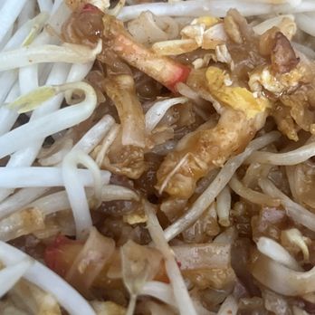 9 Pad Thai - Chicken Pad Thai...odd taste. - Thai Near Me - Springfield, Virginia
