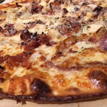 Pizza Studio - BBQ Chicken W/ Bacon - Pizza Near Me - East New York, New York