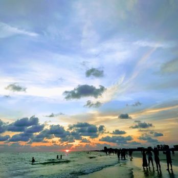 Crescent Beach - Beaches Near Me