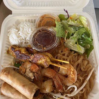 Thai House - Shrimp and Pad Thai lunch combo. - Thai Near Me - Santa Rosa, California Thai House - Shrimp and Pad Thai lunch combo. - Thai Near Me - Santa Rosa, California