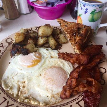 At the Dam - Breakfast & Brunch Near Me - Broad Brook, Connecticut