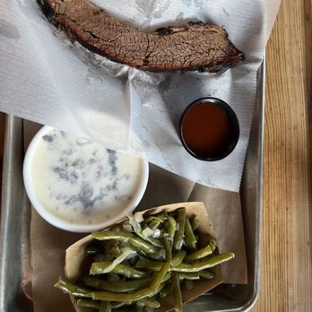 Black's Barbecue Austin - Brisket and green beans - Barbeque Near Me - Austin, Texas Black's Barbecue Austin - Brisket and green beans - Barbeque Near Me - Austin, Texas
