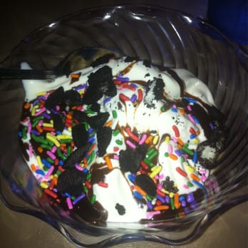 Iguanas - Free ice cream bar!!! - Seafood Near Me - St. Simons, Georgia