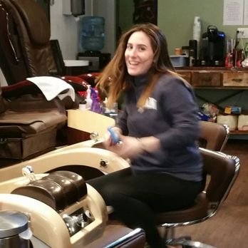 Brisa's Nail Salon - This is our Julianna in aaction...always working so hard to stay on top of everything & to make sure all the station's are sanitized - Nail Salons Near Me - Edison, New Jersey
