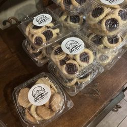 Get local Barnhouse Coffee Shop treats at Ay Chiwawa now. :)