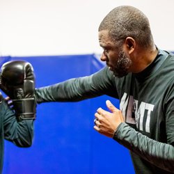 Kru Bruce Muay Thai