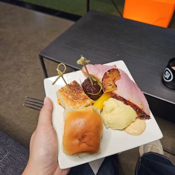 Five Iron Golf - Food - Golf Near Me - Chicago, Illinois Five Iron Golf - Food - Golf Near Me - Chicago, Illinois