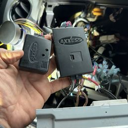 They installed 2 steering wheel controls they butcher my truck harness instead of using one made for this truck. They installed 2 steering wheel controls they butcher my truck harness instead of using one made for this truck.