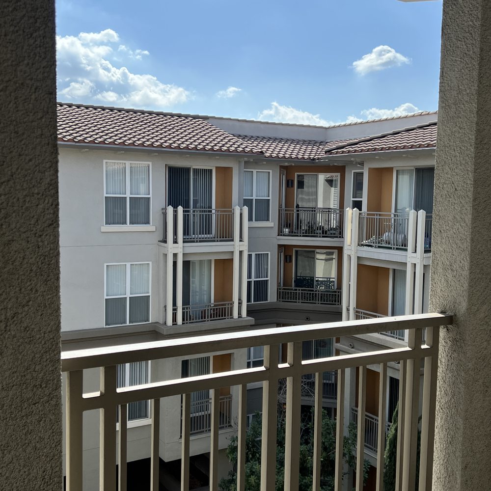 Acappella Pasadena Apartments - Inner complex view from near the service elevator. - Apartments Near Me - Pasadena, California Acappella Pasadena Apartments - Inner complex view from near the service elevator. - Apartments Near Me - Pasadena, California