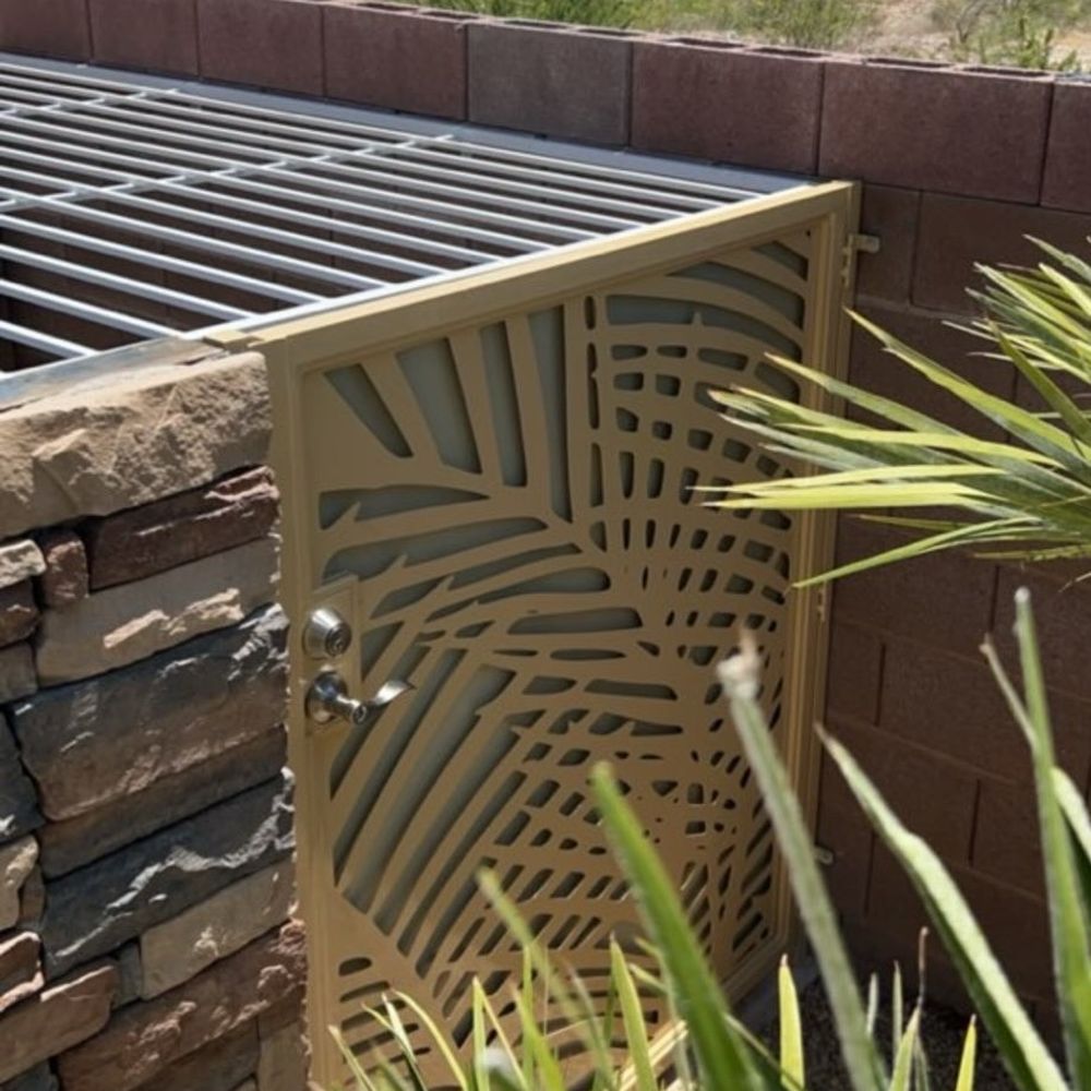 Custom gate with handle and deadbolt Custom gate with handle and deadbolt