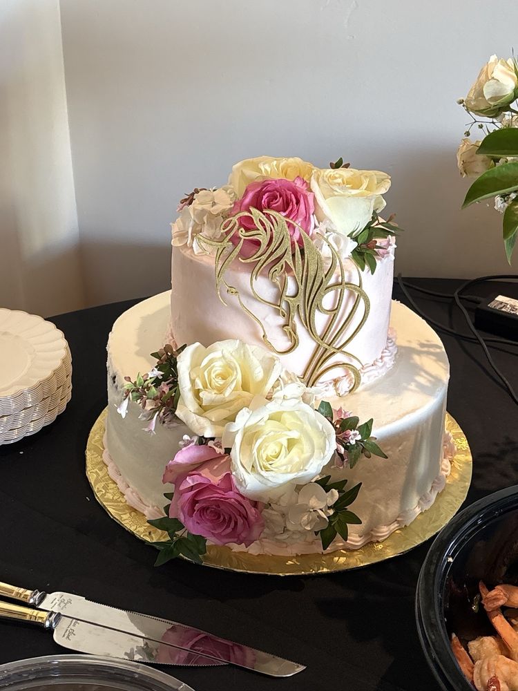 Christine's Cake Creations Logo