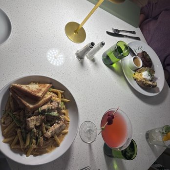 Dapper Dine & Lounge - Filet mignon and Chipotle chicken pasta,  delicious!! - Cocktail Bars Near Me - Riverside, California