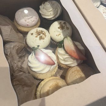 Maxie B's - Bakeries Near Me - Greensboro, North Carolina