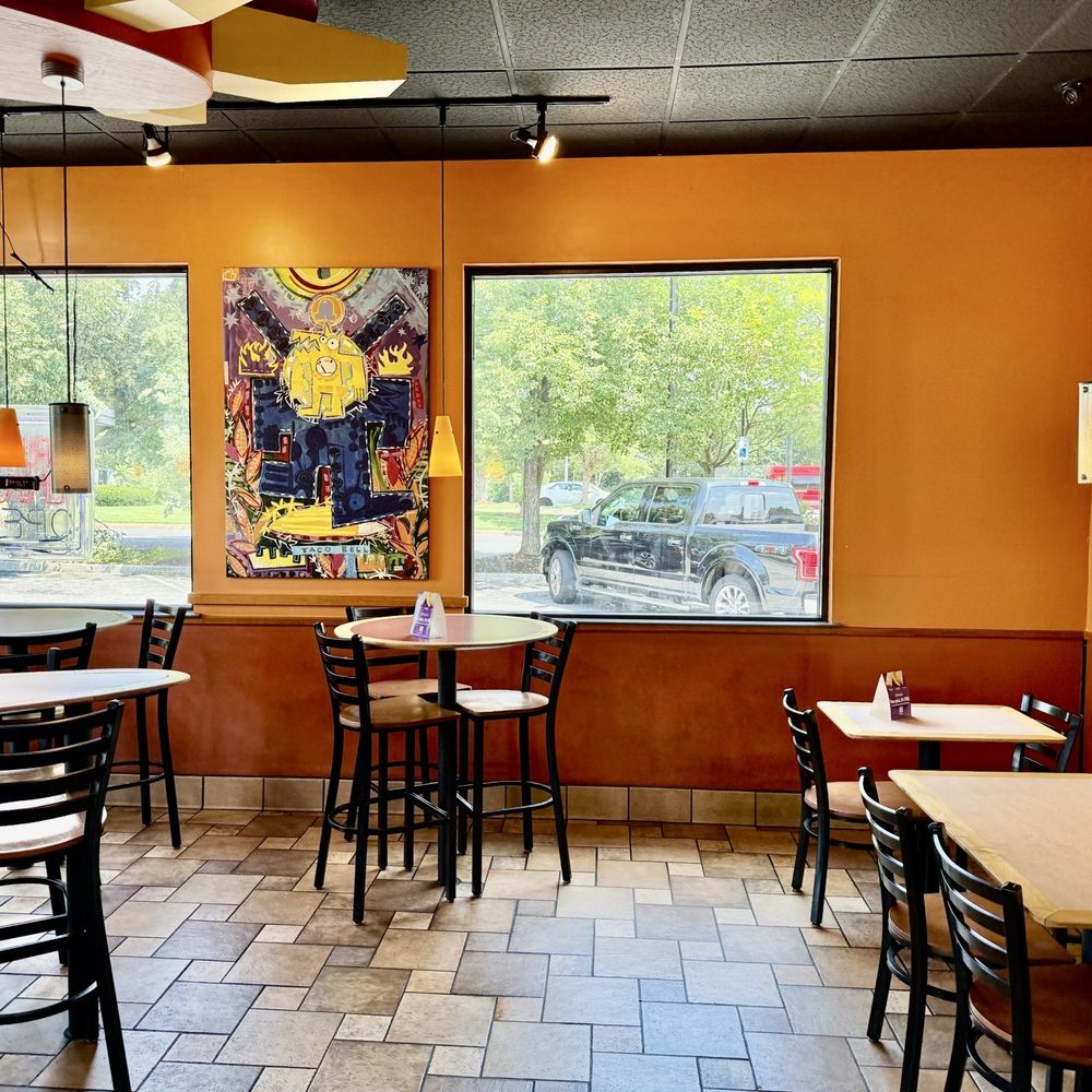 Long John Silver's - It's a lovely clean restaurant, with art on all the walls. - Fast Food Near Me - Brooklyn, Maryland