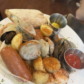 Boatyard Bar & Grill - Seafood Near Me - Annapolis, Maryland Boatyard Bar & Grill - Seafood Near Me - Annapolis, Maryland