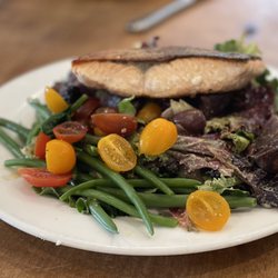 Farm House Local - Classic Salmon Nicoise... fabulous dish!