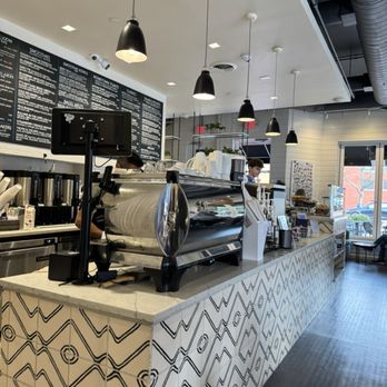 Hometown Coffee & Juice - Coffee & Tea Near Me - Glencoe, Illinois