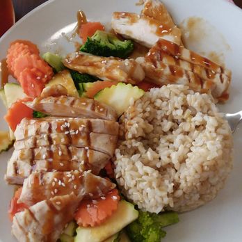 Zab Thai Kitchen - I took 4 bites before the photo, I was so hungry, and that will tell you more accurately how much food they gave me. - Thai Near Me - Fountain Hills, Arizona Zab Thai Kitchen - I took 4 bites before the photo, I was so hungry, and that will tell you more accurately how much food they gave me. - Thai Near Me - Fountain Hills, Arizona